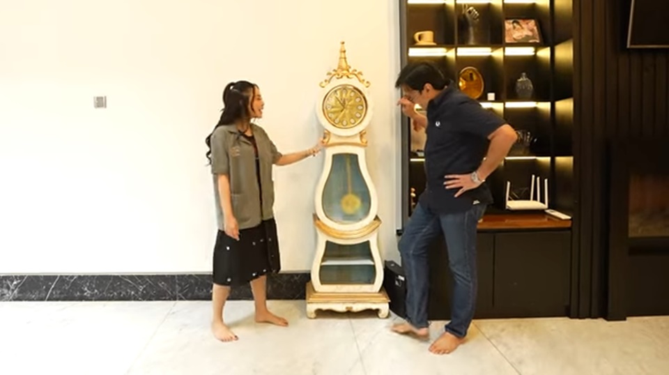 Andre Taulany Terpesona Dengan Jam Mewah Costum dari Tasya Farasya [YouTube]