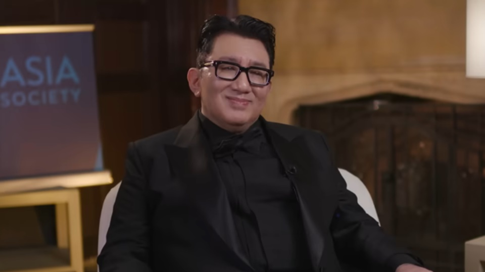 Bang SI Hyuk Bahas Kesuksesannya dan BTS Bawa K-Pop dan budaya Korea di tingkat global [YouTube]