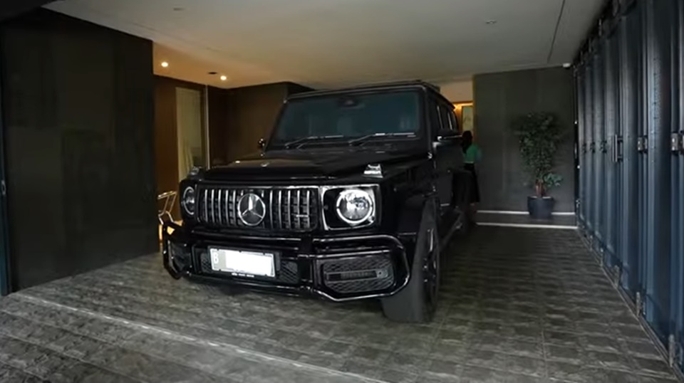 Mercedes Benz G Wagon Milik Boy William [YouTube]