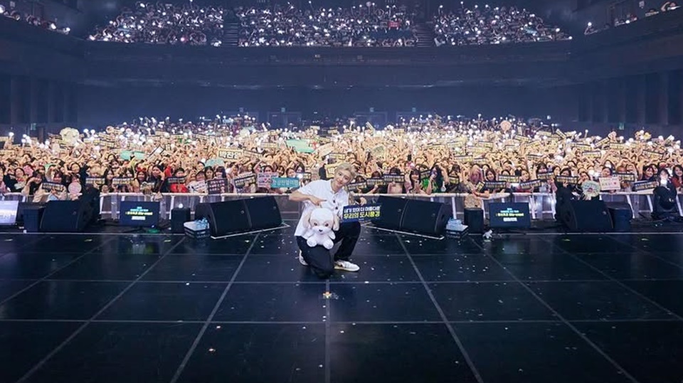 Chanyeol EXO Curhat Soal Hotel di Jakarta Saat Konser Solo [Instagram]