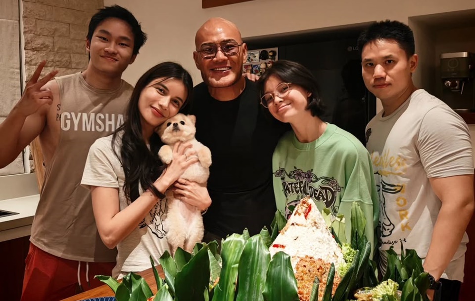 Momen Perayaan Sederhana Ulang Tahun Deddy Corbuzier [Instagram]