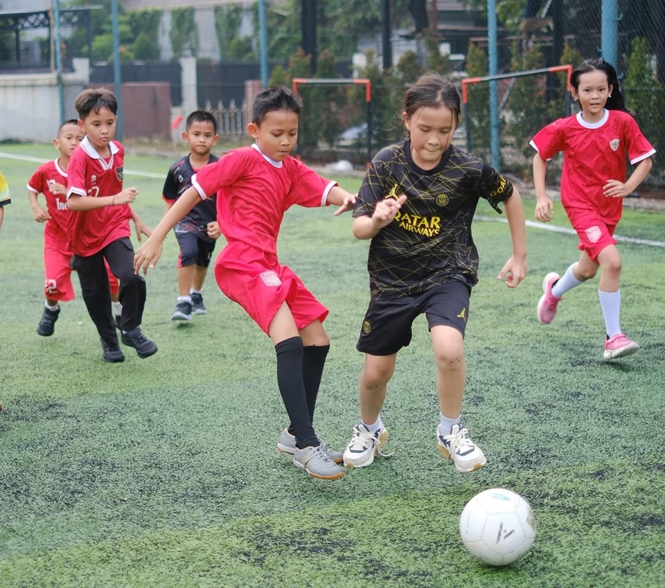 Aksi Kala Putri Zaskia Adya Mecca Jago Main Bola [Instagram]