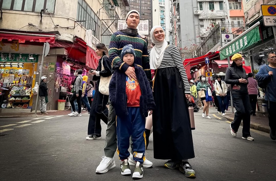Perjuangan Nycta Gina dan Rizky Kinos Cari Masjid di Hong Kong [Instagram]