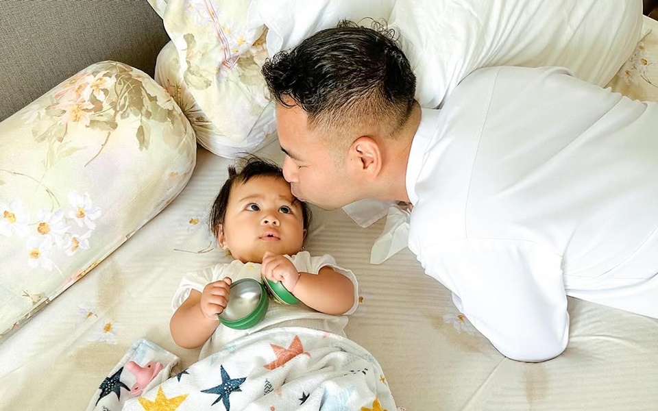 Kedekatan Raffi Ahmad dan Baby Lily [Instagram]