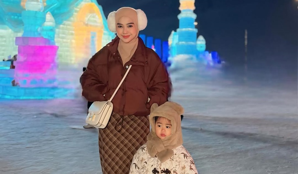 Keluarga Artis Liburan ke Luar Negeri - Ria Ricis dan Moana [Instagram]