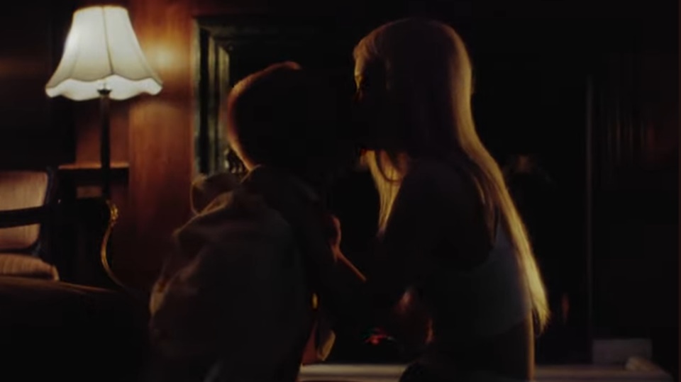 Rose BLACKPINK dan Evan Mock Ciuman di MV 'Toxic Till The End' [Instagram]
