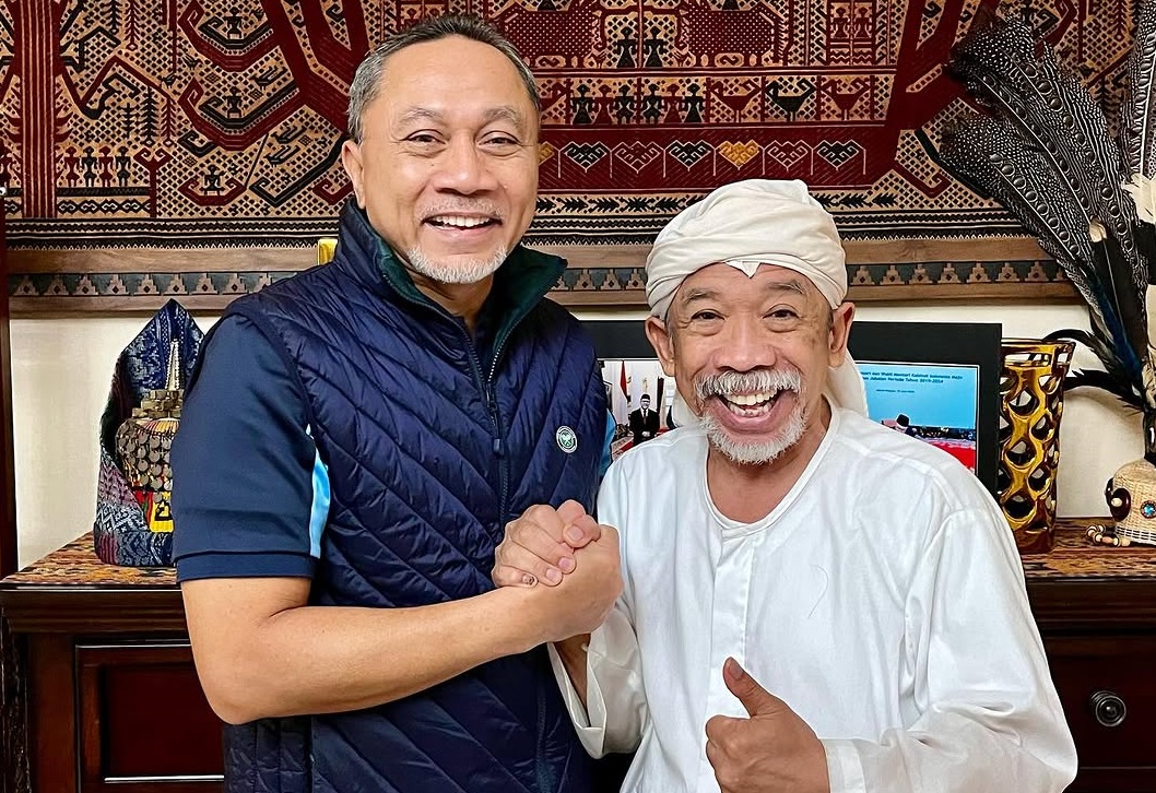 Pelawan Nurul Qomar bersama Ketum PAN Zulkifli Hasan. [Instagram]