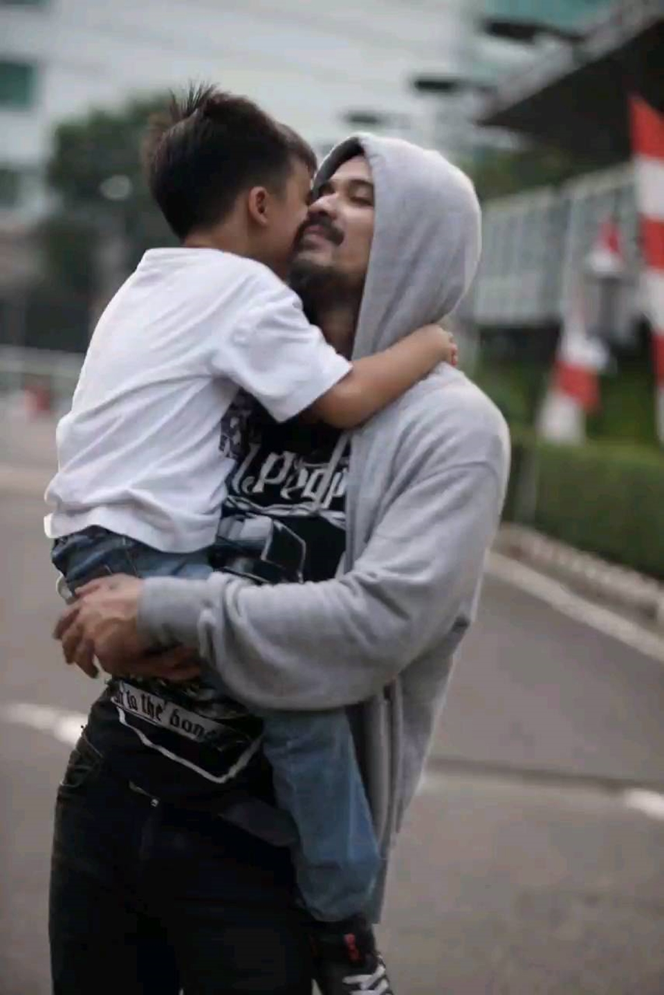 Kehidupan Baru Roby Tremonti Mantan Suami Aurelie Moeremans 