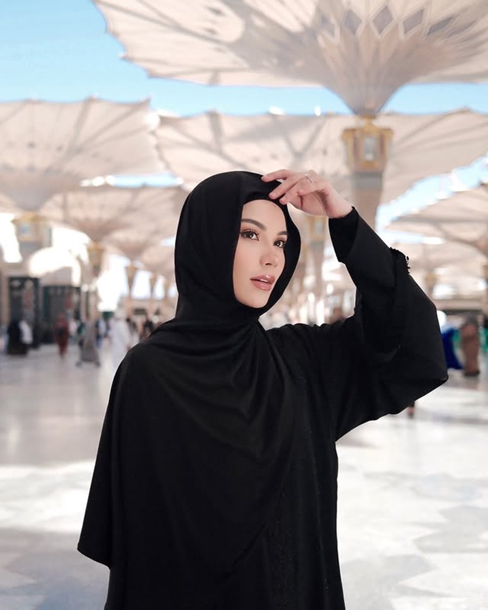 Alyssa Daguise umrah [instagram]