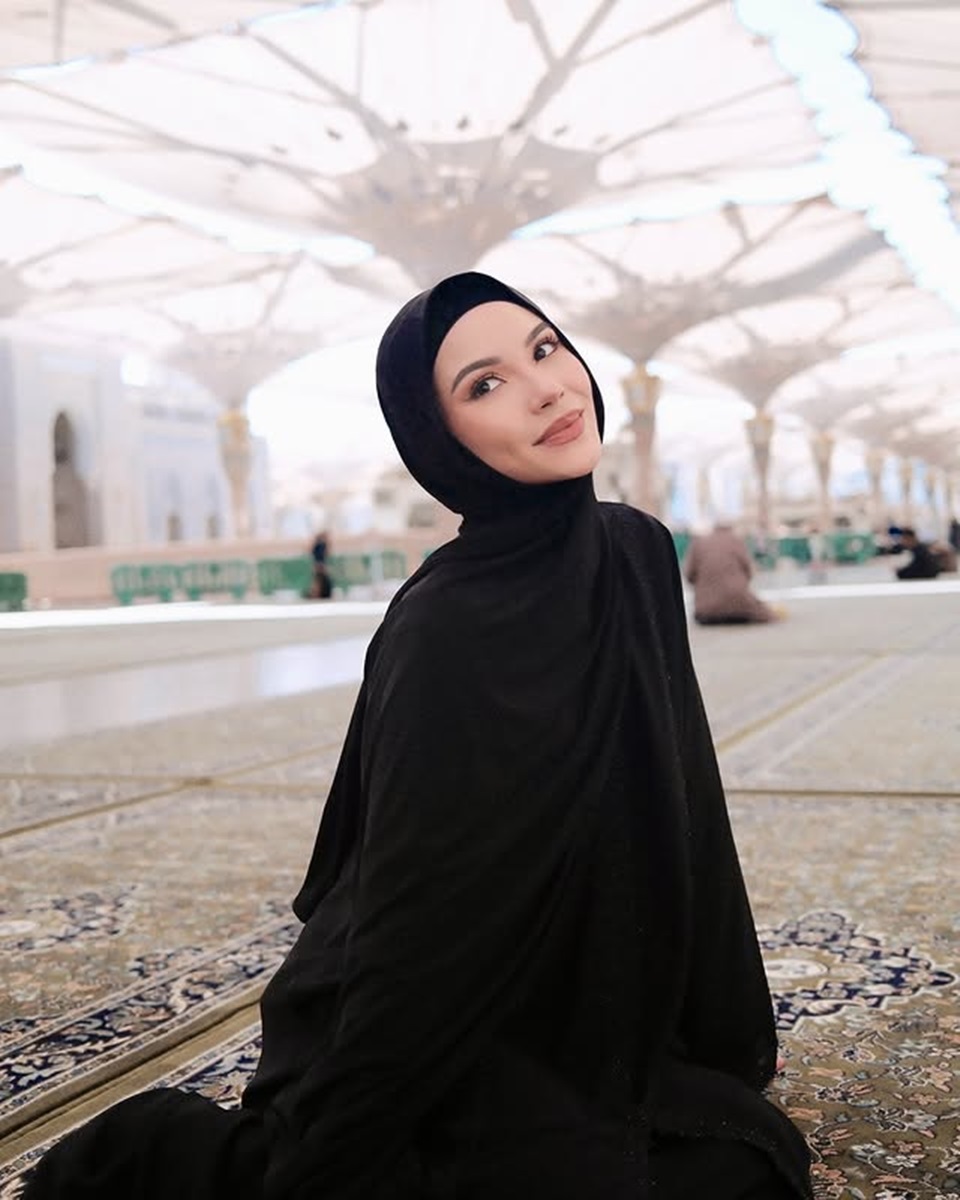 Alyssa Daguise umrah [instagram]