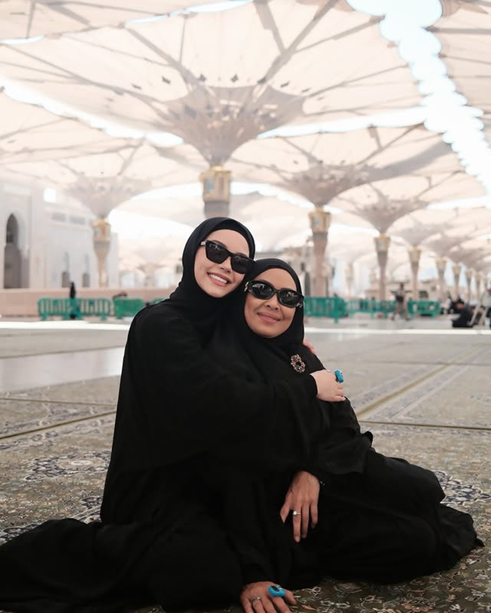 Alyssa Daguise umrah [instagram]
