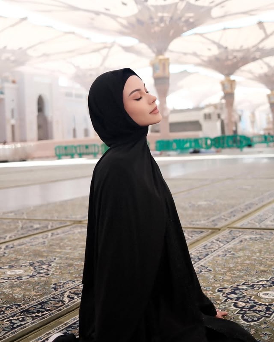 Alyssa Daguise umrah [instagram]