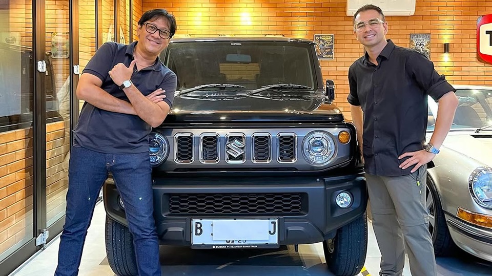 Mobil Sultan Andre Taulany Kembaran Dengan Raffi Ahmad [Instagram]
