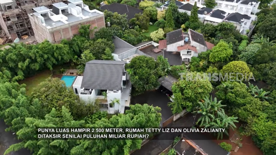 Olivia Zalianty Ungkap Rumah Mewah Super Luas [YouTube]