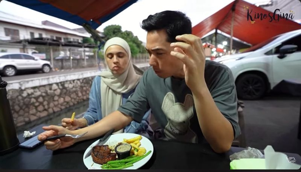 Nycta Gina dan Kinos Cobain Meat a Meat Steak Sunter [YouTube]