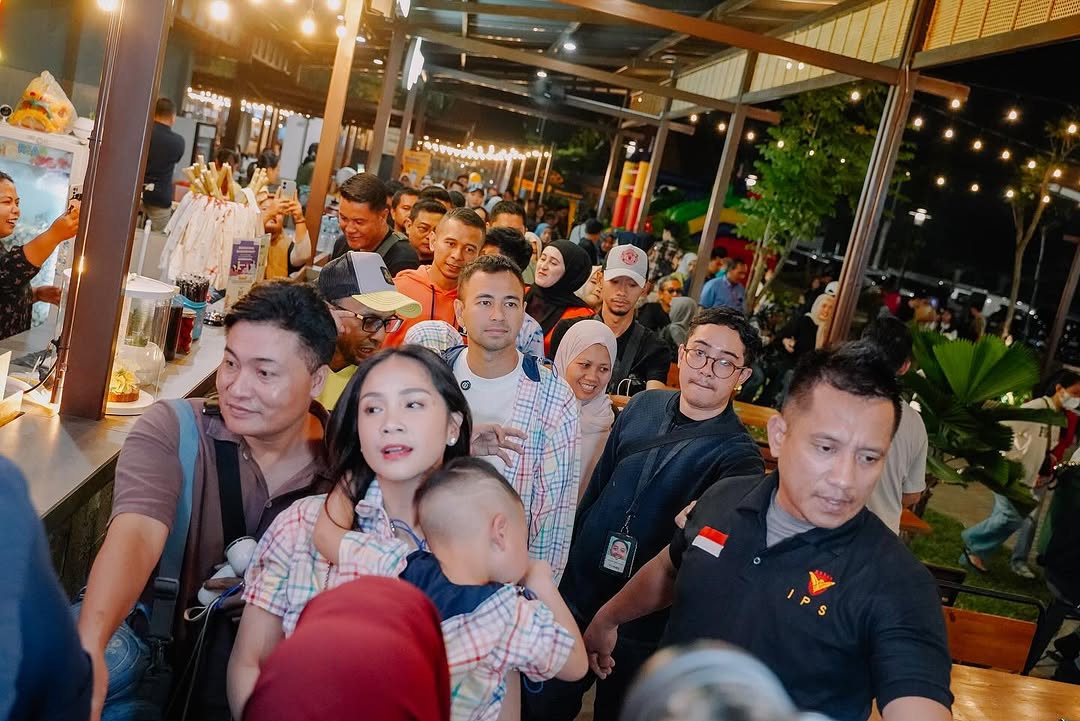 Raffi ahmad dan Nagita Slavina berkunjung ke Rans Nusantara Hebat di Serpong. [Instagram]