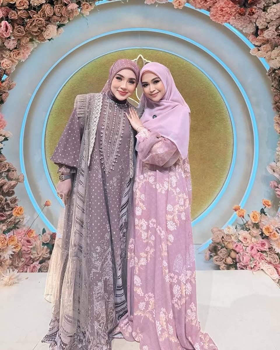 Ria Ricis bersama Shella Saukia [instagram]