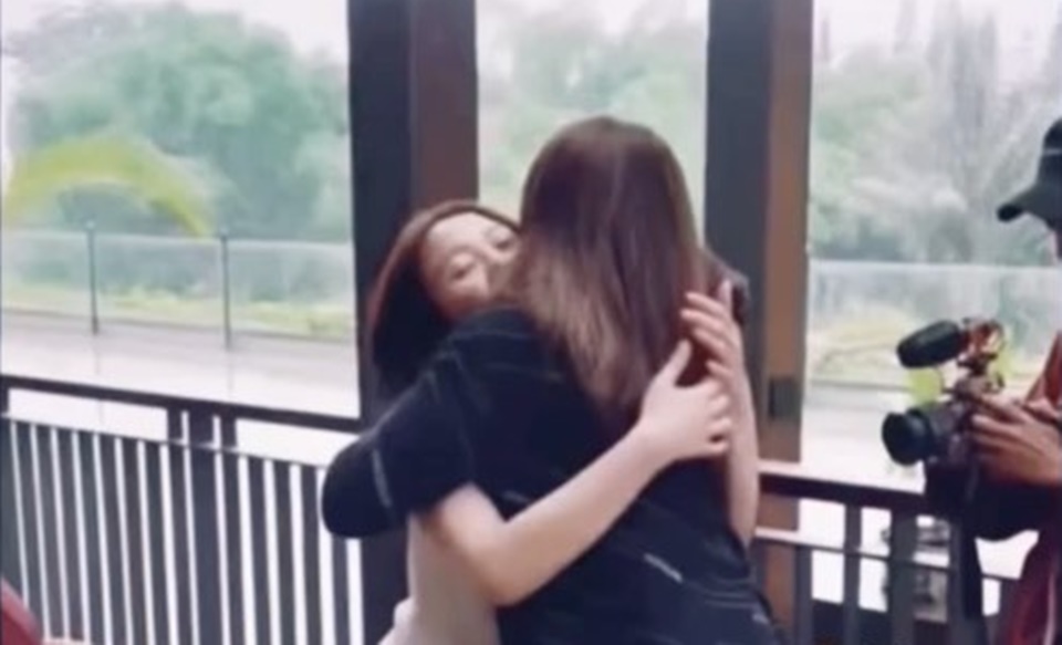 Laura Kembali ke Pelukan Nikita Mirzani [Instagram]