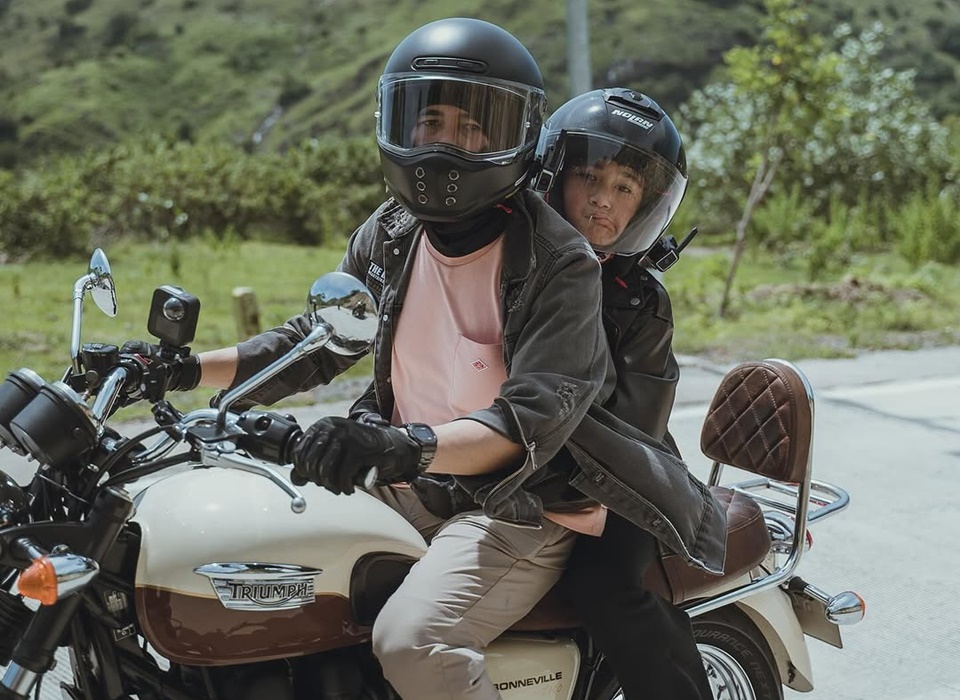 Raffi Ahmad Ajak Rafathar Touring Naik Moge [Instagram]