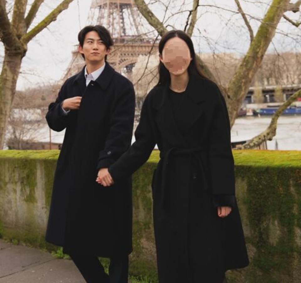 Taecyeon 2PM Lamar Kekasih di Paris [Instagram]