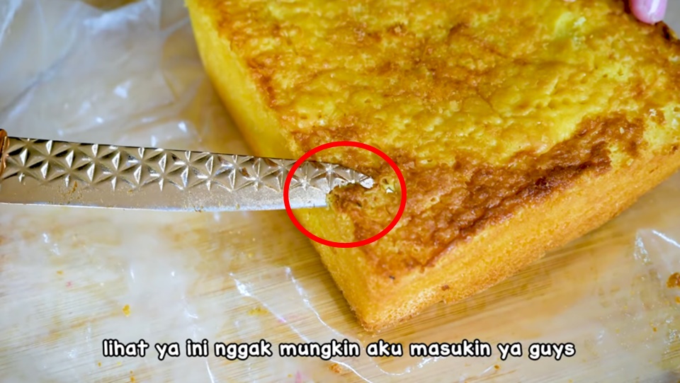 Tasyi Athasyia Temukan Kutu di Bika Ambon Ci Mehong [YouTube]