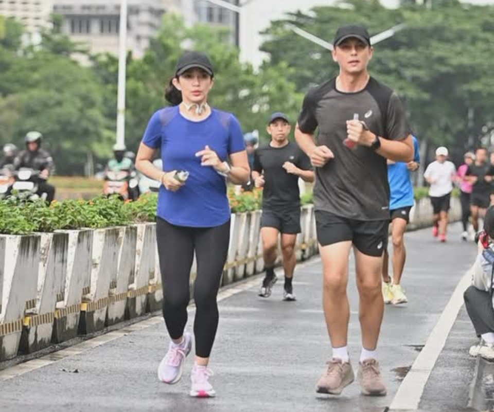 Ussy Sulistiawaty Ajak Andhika Pratama Olahraga Lari [Instagram]