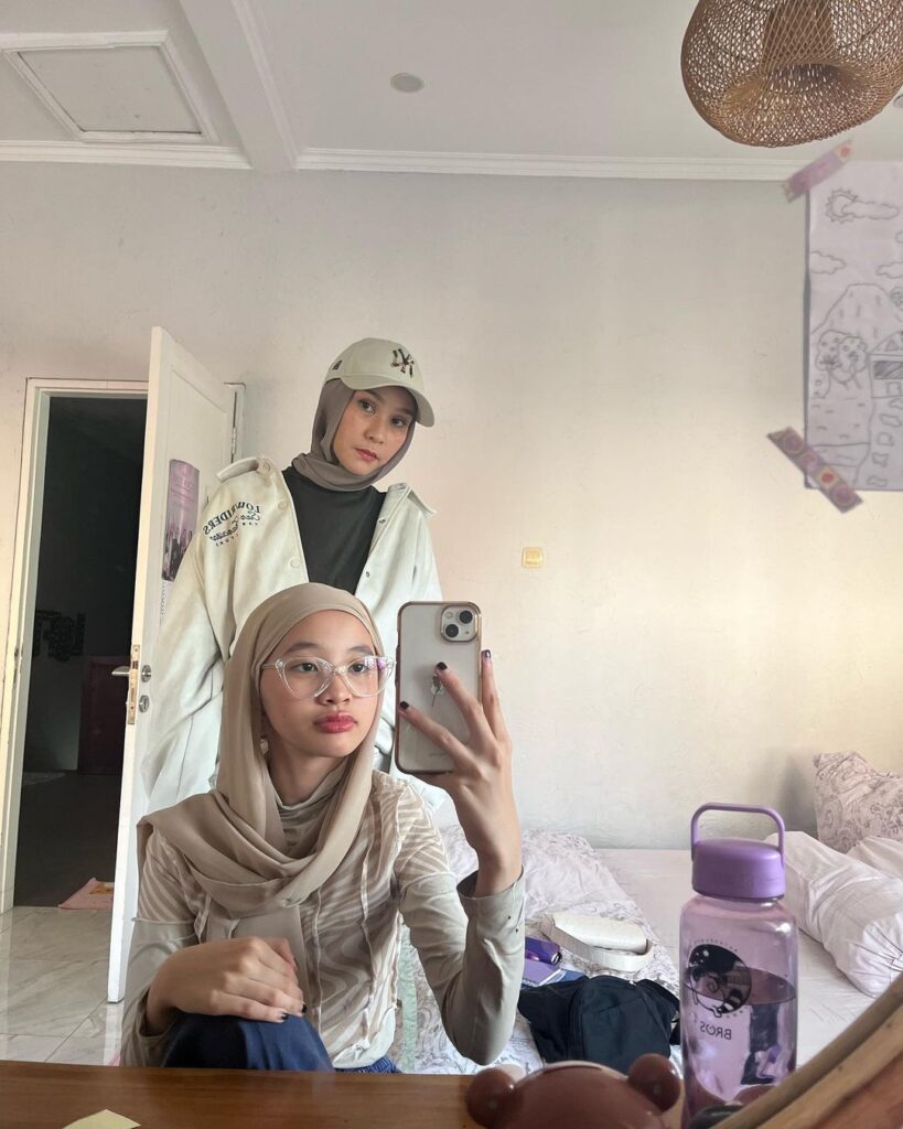 Zaskia Adya Mecca dan putrinya, Kana Sybilla. (Instagram/kana.sybilla)