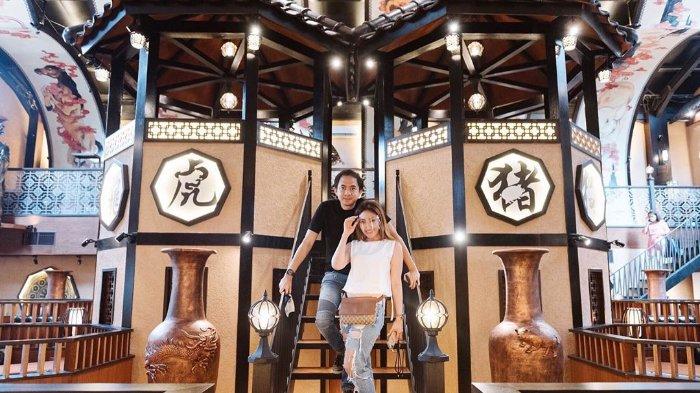 Ayu Dewi dan Regi Datau di Twelve Chinese Dining Restaurant Instagrammrsayudewi