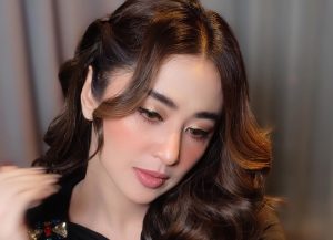 Pedangdut Dewi Perssik Instagram