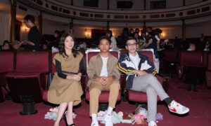 Betrand Peto bareng Sarwendah dan Ruben Onsu