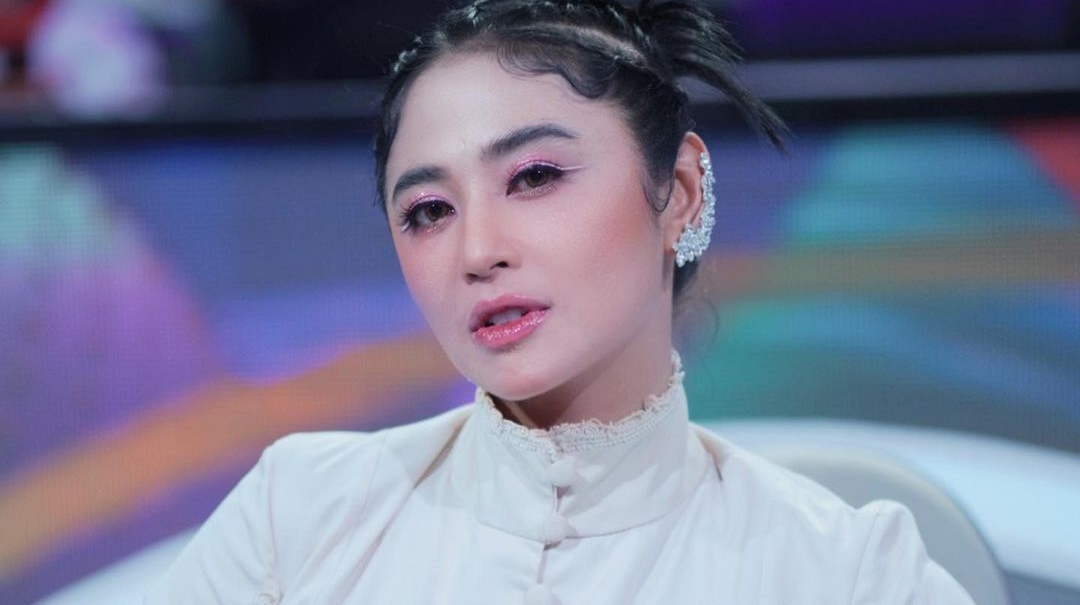 Dewi Perssik Ultah ke 38 Instagram