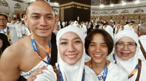 BCL Umrah bersama Tiko Aryawardhana dan Noah Sinclair Instagram