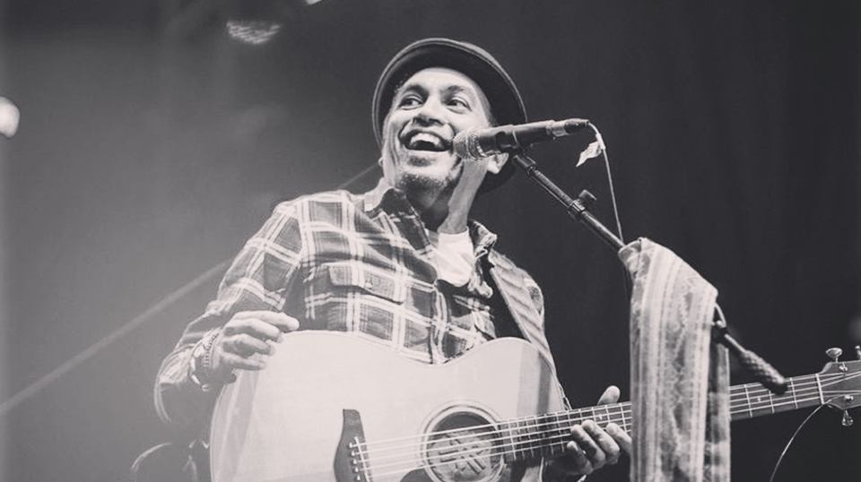 Glenn Fredly suami Mutia Ayu