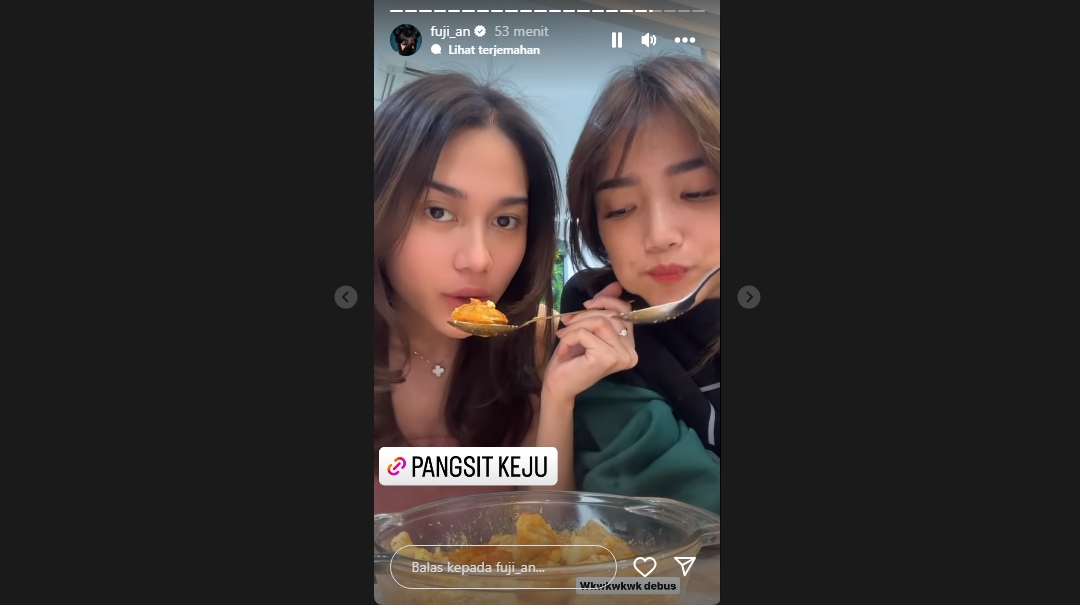 Fuji dan Azizah Salsha Makan Seipiring Berdua Instagram Story