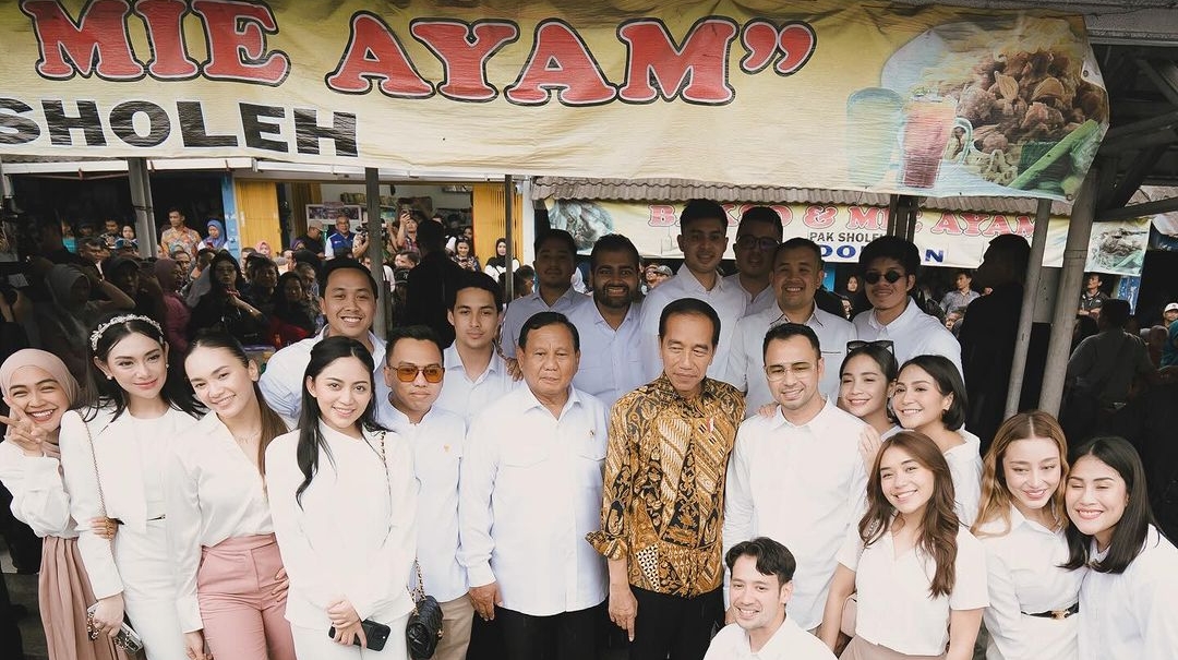 Presiden Jokowi dan Menhan Prabowo Ajak Para Artis Makan Bakso Instagram
