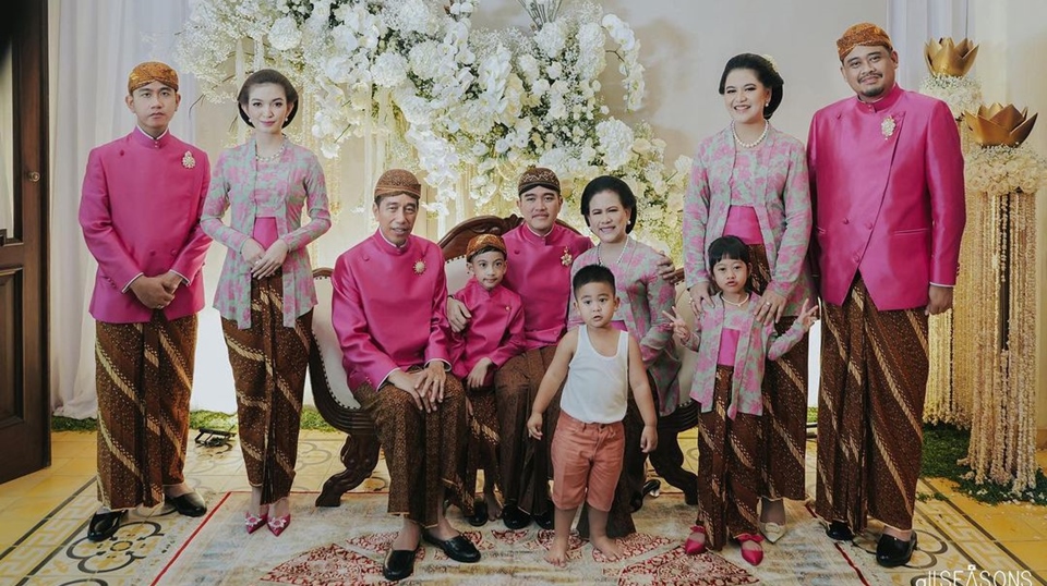 Kedekatan Bobby Nasution dan Ibu Mertua Instagram
