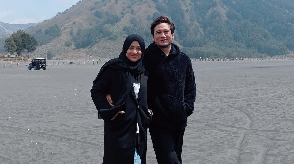 Cindy Fatikasari dan Tengku Firmansyah Pindah ke Kanada