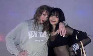 Lisa BLACKPINK dan Taylor Swift Foto Bareng, Netizen: Dua Ratu Bersatu