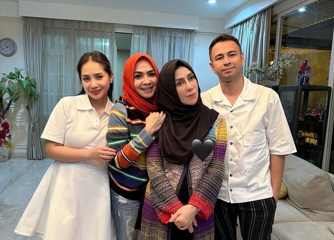 Raffi Ahmad bersama istri ibu dan mertua Instagram