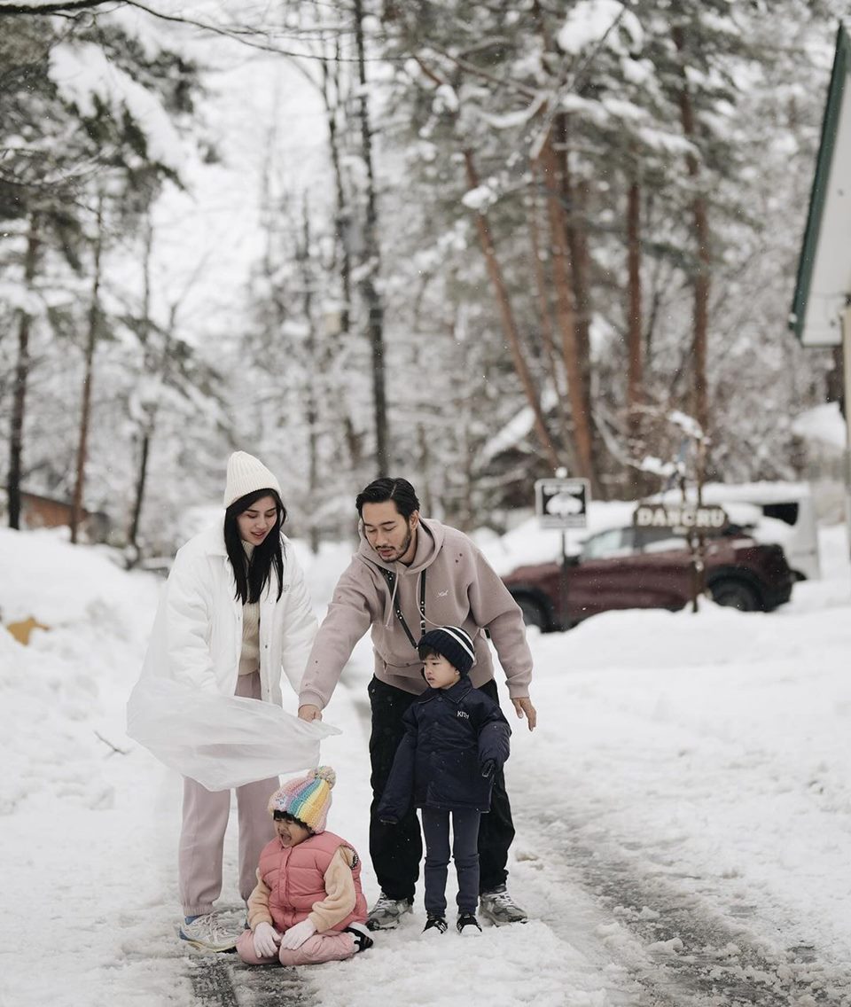 Keluarga Syahnaz di Jepang Instagram