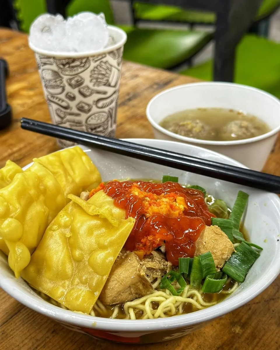 Rekomendasi Warung Bakso Punya Artis