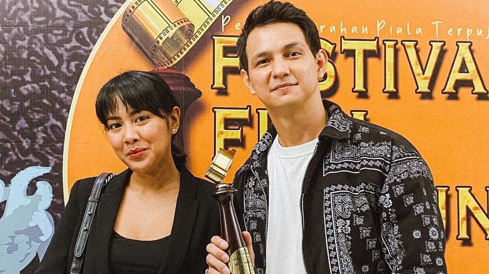 Marcell Darwin dan Istri Instagram