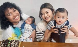 Marshel Widianto Cesen dan kedua anak mereka Instagram