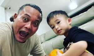 Sule bersama anak bungsunya Adzam Instagram