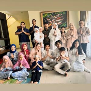 Ayu Ting Ting dan keluarga Lettu Fardan instagram