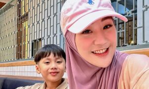 Larissa Chou bersama Yusuf anak dari pernikahannya dengan Alvin Faiz Instagram