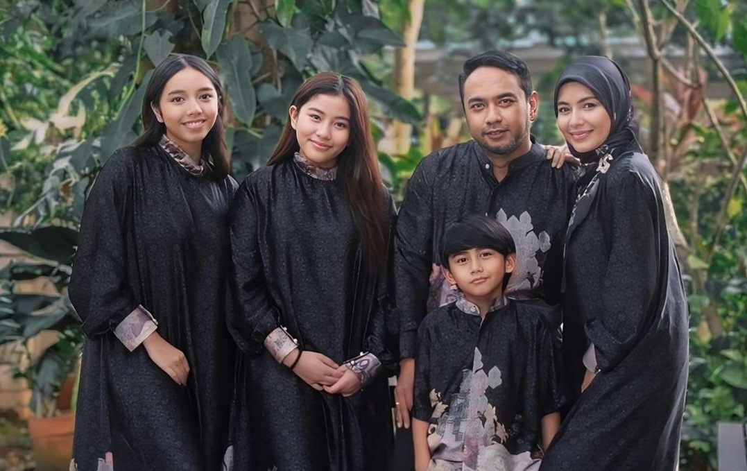 Meisya Siregar bersama suami dan anak anaknya Instagram