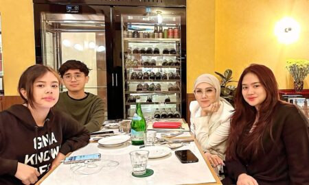 Mulan Jameela bersama Safeea Ahmad dan anak-anak yang lain [Instagram]