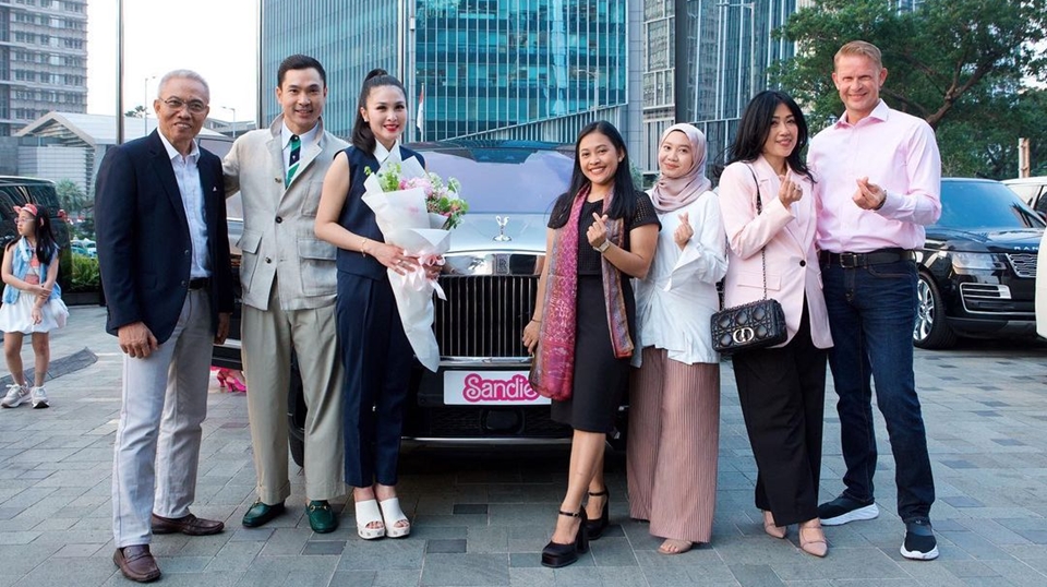 Mobil Rolls Royce Sandra Dewi Belum Bayar Pajak