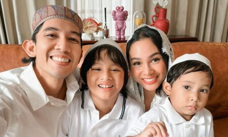 Andien Aisyah bersama suami dan anak-anak [Instagram]
